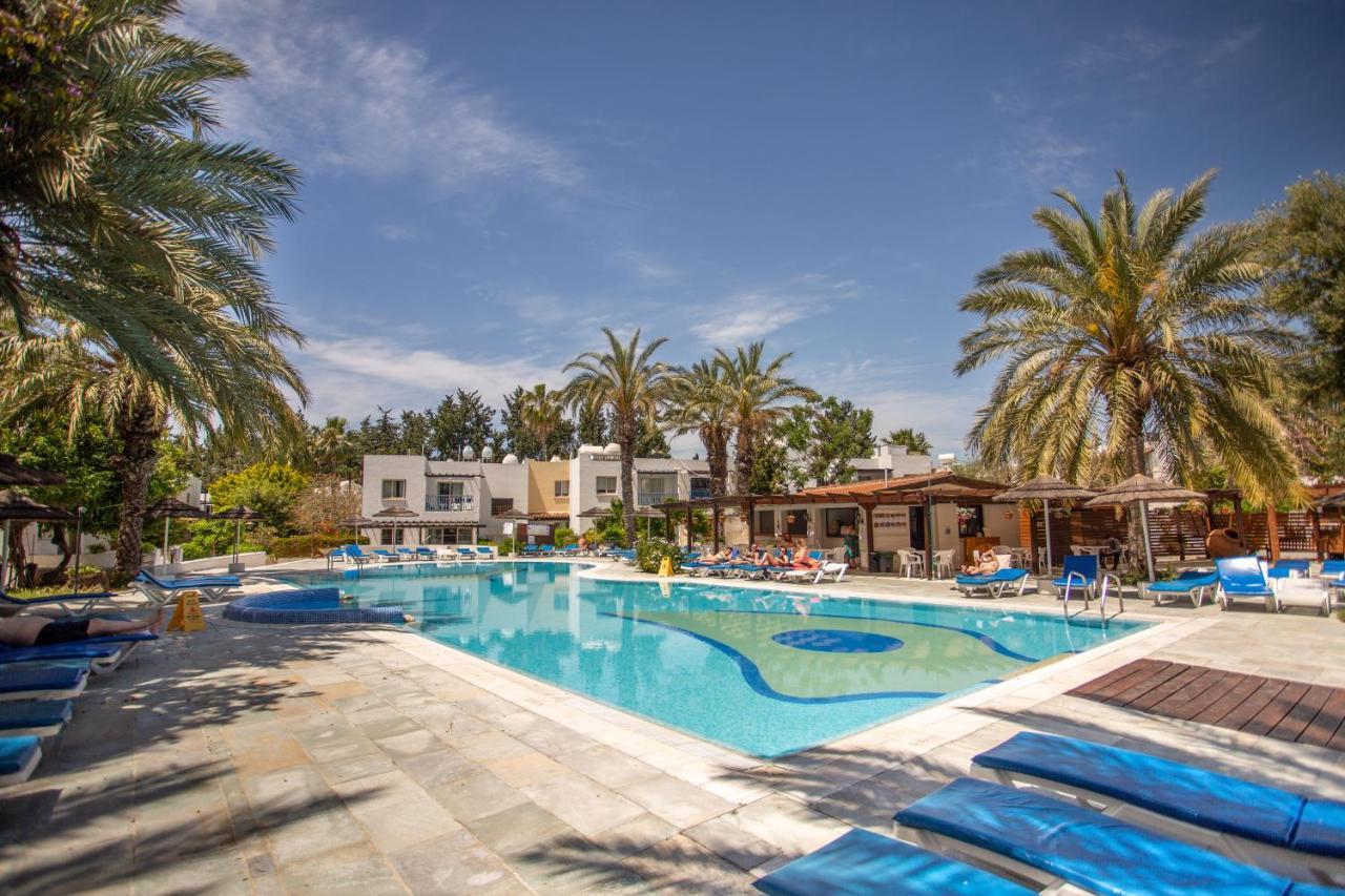 Always Welcome! Near Beach, Cml Swimming Pool Paphos Exteriér fotografie